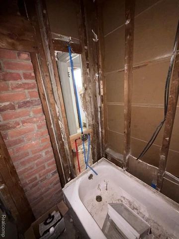 13894 Tacoma Street, Detroit, MI 48205