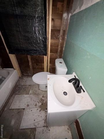 13894 Tacoma Street, Detroit, MI 48205