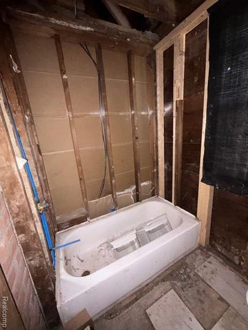 13894 Tacoma Street, Detroit, MI 48205