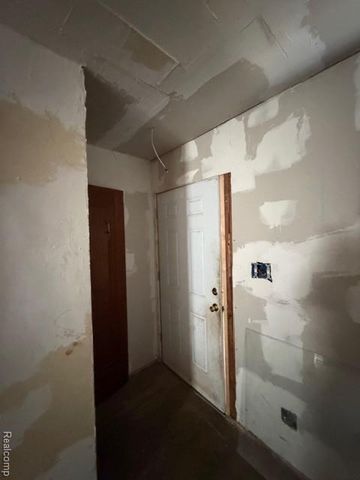 13894 Tacoma Street, Detroit, MI 48205