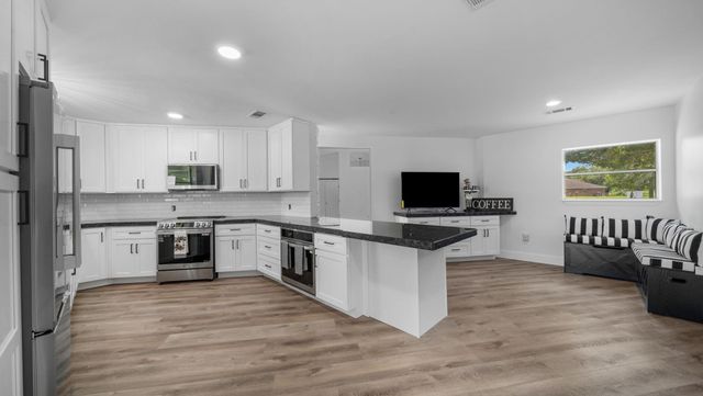 15502 Kitty Hawk Drive, Waller, TX 77484