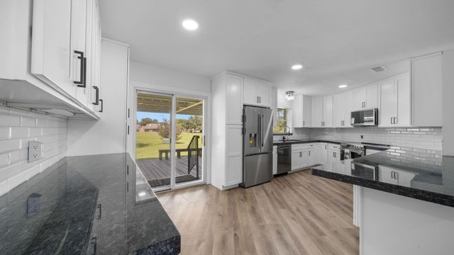 15502 Kitty Hawk Drive, Waller, TX 77484