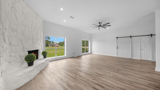 15502 Kitty Hawk Drive, Waller, TX 77484
