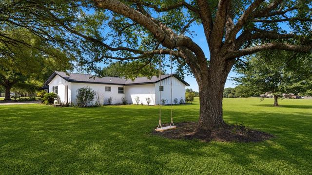 15502 Kitty Hawk Drive, Waller, TX 77484
