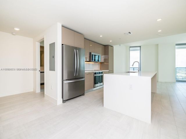 2000 Metropica Way 2509, Sunrise, FL 33323