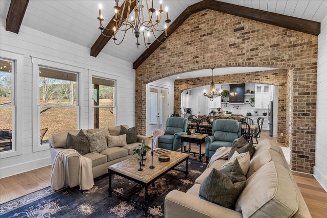 835 Edgewater Way, Jasper, TN 37347