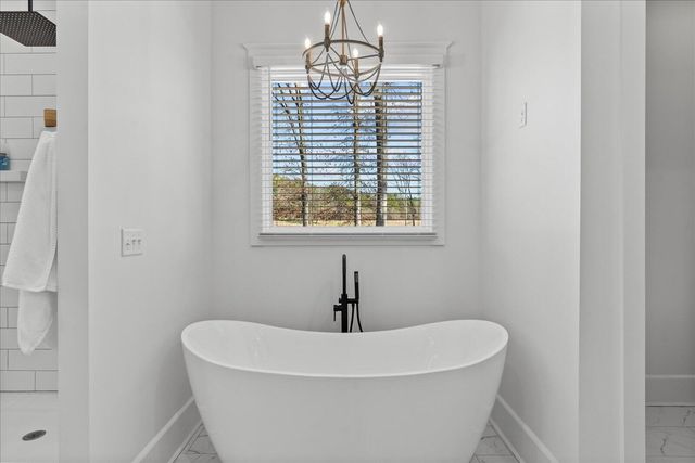 835 Edgewater Way, Jasper, TN 37347