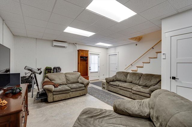 835 Edgewater Way, Jasper, TN 37347