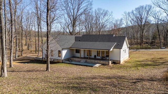 835 Edgewater Way, Jasper, TN 37347