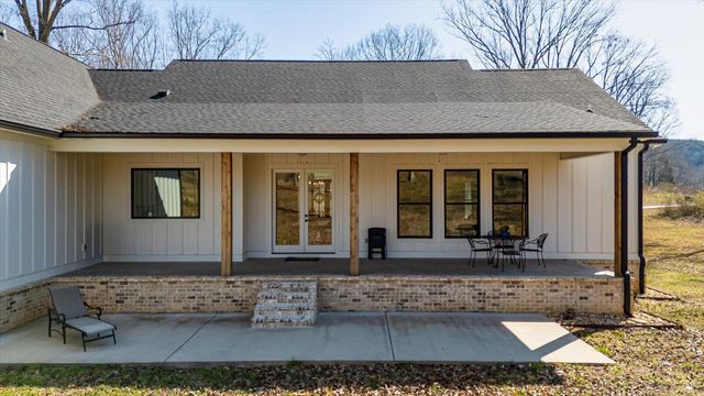 835 Edgewater Way, Jasper, TN 37347