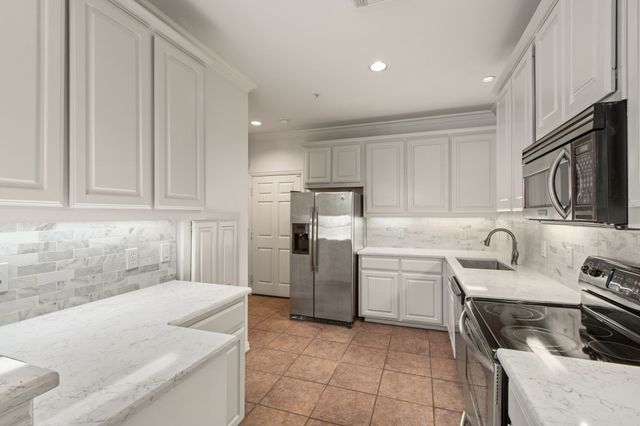 723 S Poydras Street, Lewisville, TX 75057