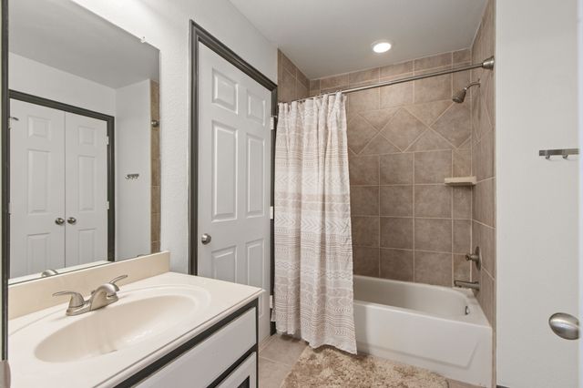 723 S Poydras Street, Lewisville, TX 75057