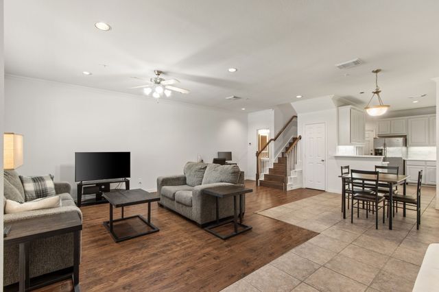 723 S Poydras Street, Lewisville, TX 75057