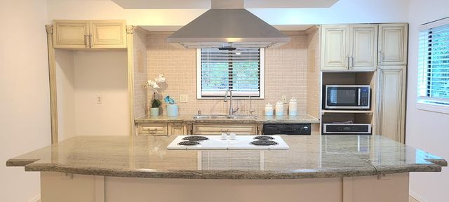 4891 Hackberry Ln, Sacramento, CA 95841