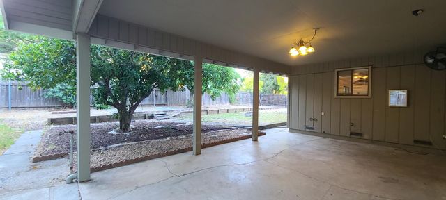 4891 Hackberry Ln, Sacramento, CA 95841