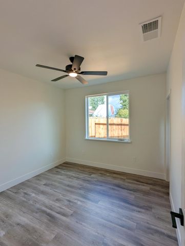 4891 Hackberry Ln, Sacramento, CA 95841