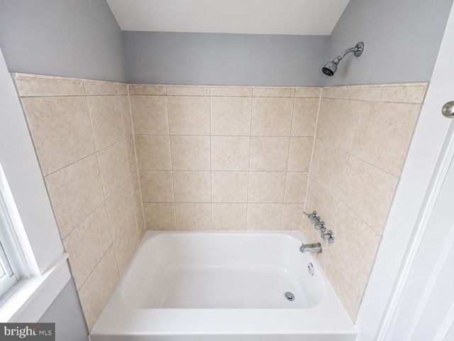 1525 BEAVER HEIGHTS LN, Capitol Heights, MD 20743