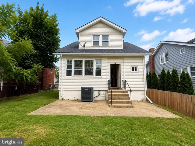 1525 BEAVER HEIGHTS LN, Capitol Heights, MD 20743