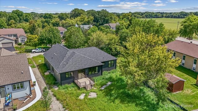 1211 Noble Drive, Port Barrington, IL 60010