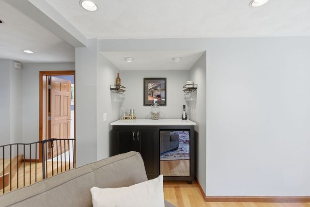 7 Maple Street 7, Reading, MA 01867