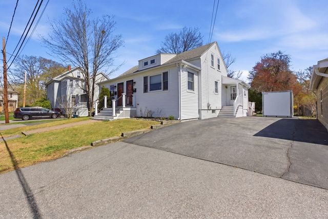 7 Maple Street 7, Reading, MA 01867