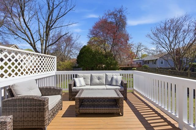 7 Maple Street 7, Reading, MA 01867