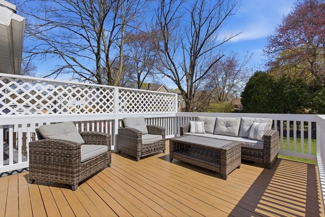 7 Maple Street 7, Reading, MA 01867