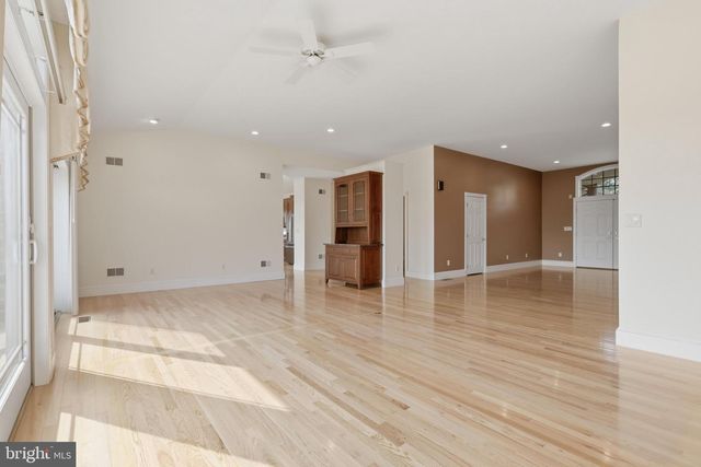 10785 RINEHART DRIVE, Waynesboro, PA 17268