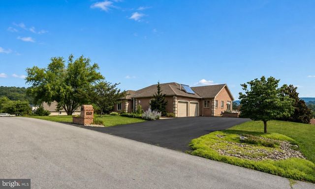 10785 RINEHART DRIVE, Waynesboro, PA 17268