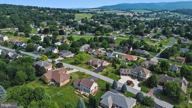 10785 RINEHART DRIVE, Waynesboro, PA 17268