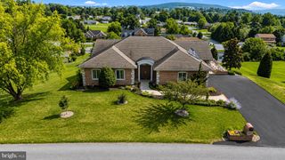 10785 RINEHART DRIVE, Waynesboro, PA 17268