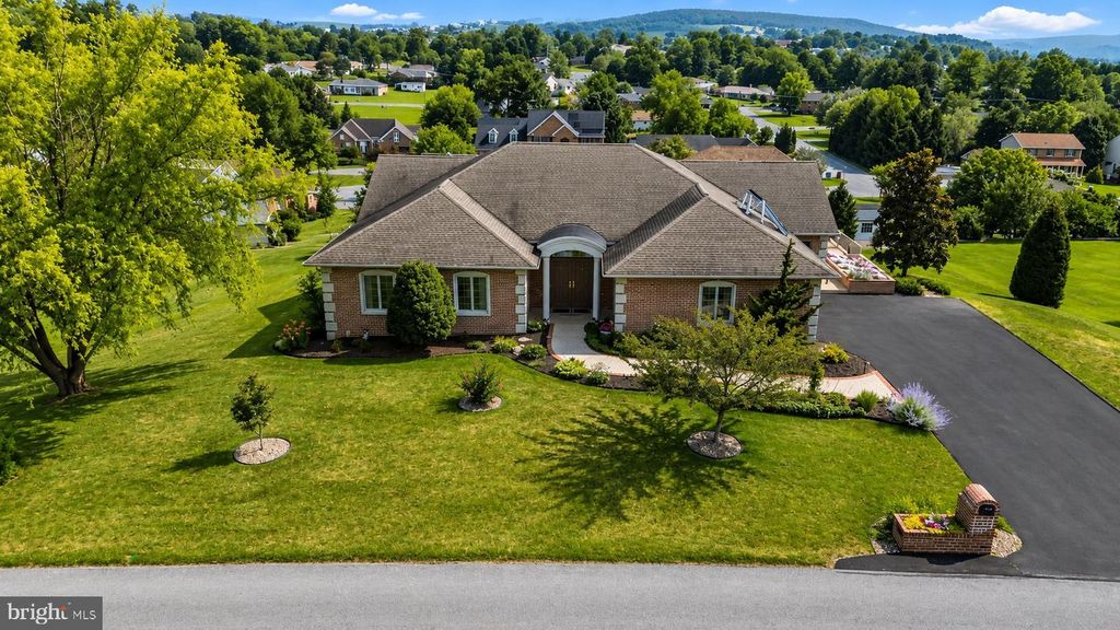10785 RINEHART DRIVE, Waynesboro, PA 17268
