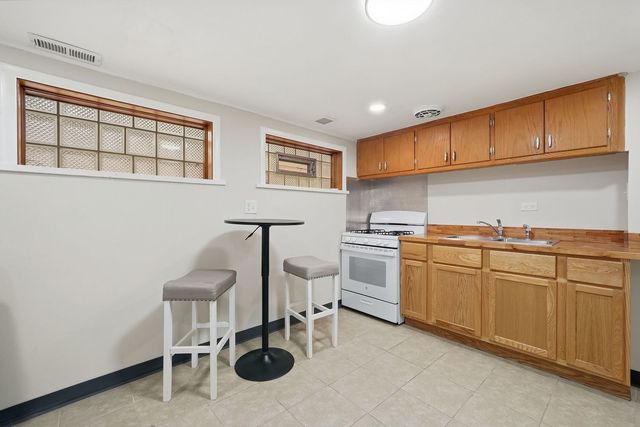 7259 S Fairfield Avenue, Chicago, IL 60629