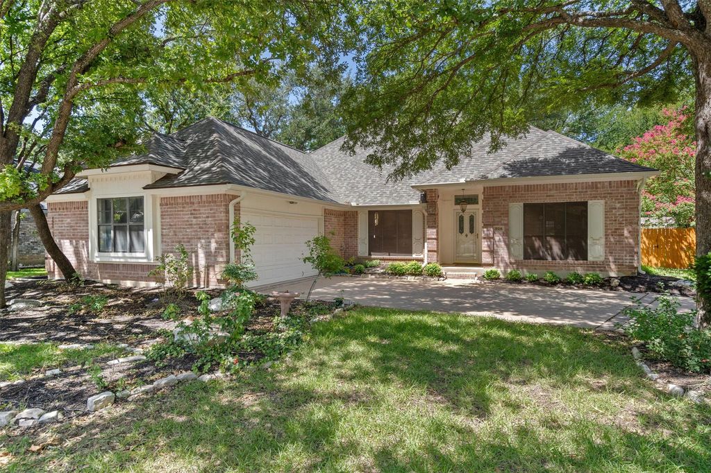904 OAKLANDS DR, Round Rock, TX 78681