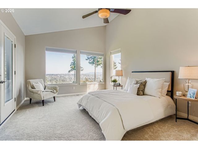 19788 WILDWOOD Dr, West Linn, OR 97068