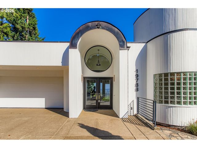19788 WILDWOOD Dr, West Linn, OR 97068
