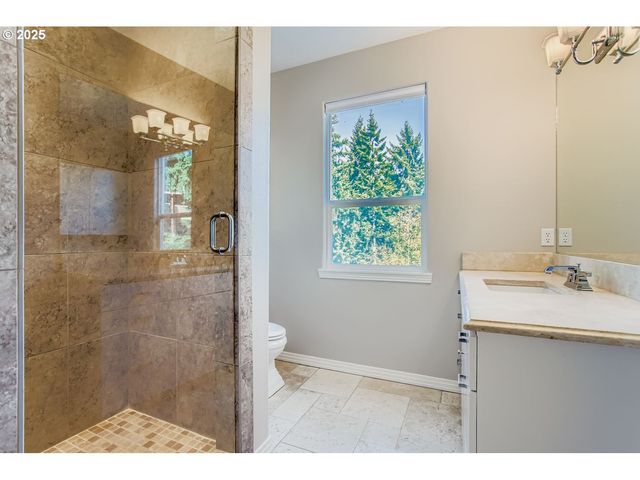 19788 WILDWOOD Dr, West Linn, OR 97068