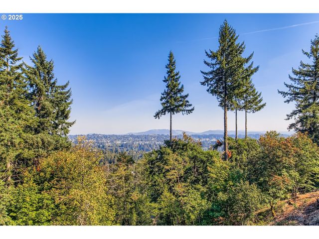 19788 WILDWOOD Dr, West Linn, OR 97068