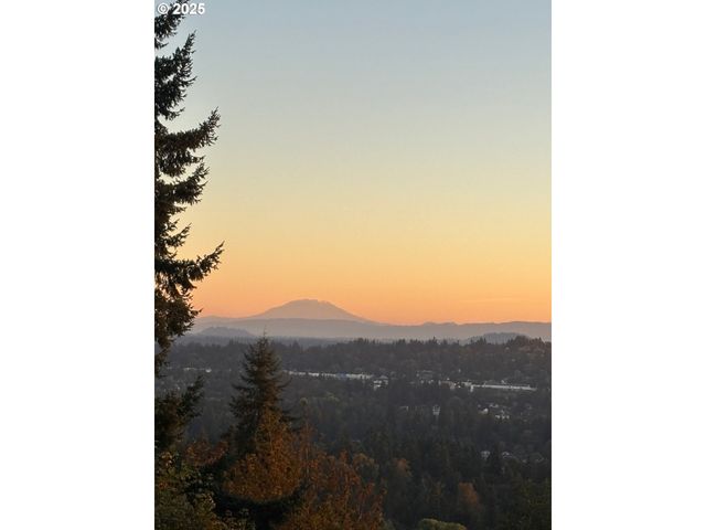 19788 WILDWOOD Dr, West Linn, OR 97068