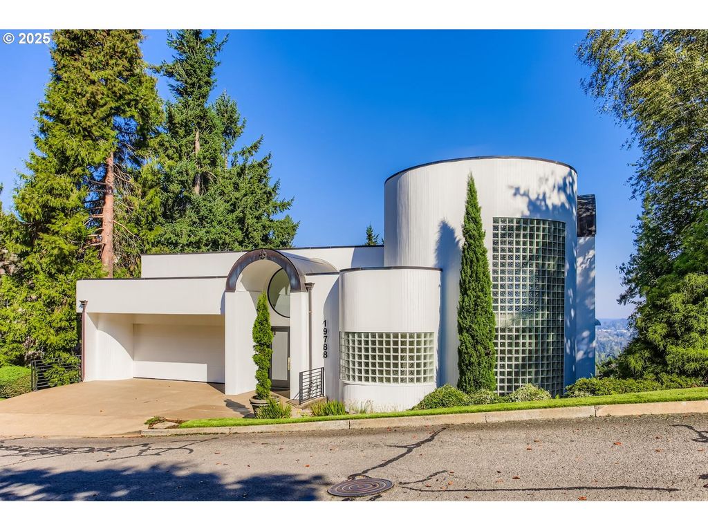 19788 WILDWOOD Dr, West Linn, OR 97068