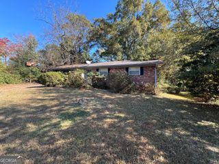 953 Meadow Rock Drive, Stone Mountain, GA 30083