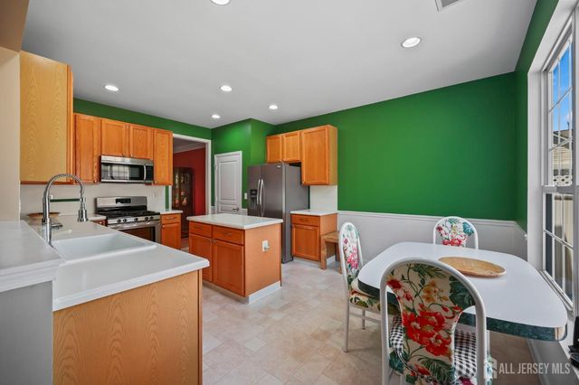511 Skylark Drive, Monroe, NJ 08831