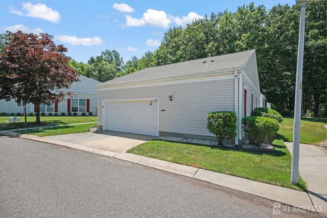 511 Skylark Drive, Monroe, NJ 08831