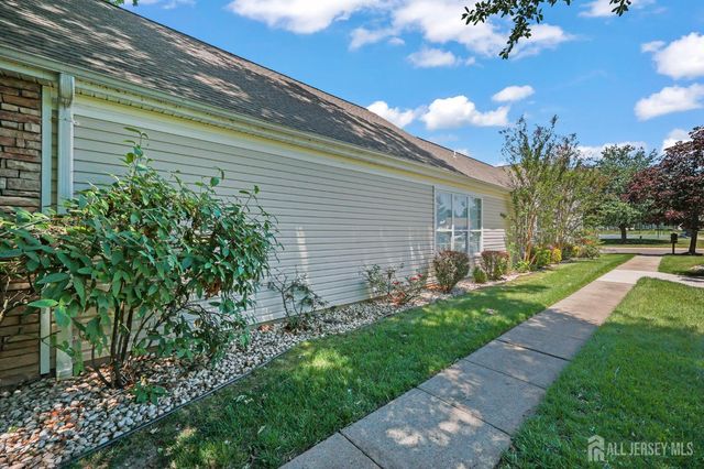 511 Skylark Drive, Monroe, NJ 08831