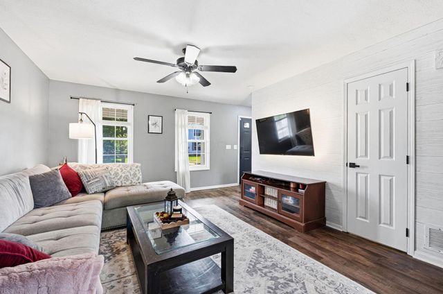 2145 Staghorn Way, Grove City, OH 43123