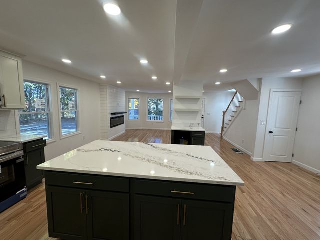 3 Regan Pl, Leominster, MA 01453