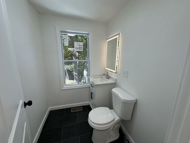 3 Regan Pl, Leominster, MA 01453