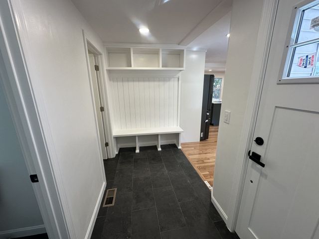3 Regan Pl, Leominster, MA 01453