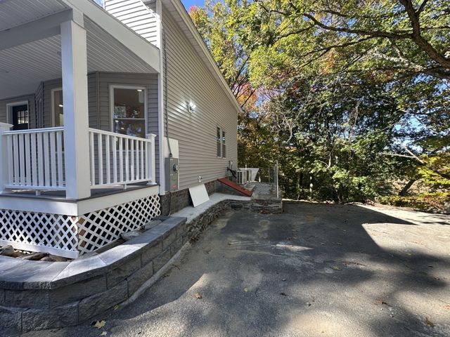 3 Regan Pl, Leominster, MA 01453