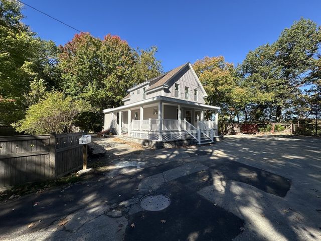 3 Regan Pl, Leominster, MA 01453